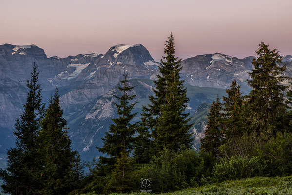 Kanton Glarus,Gärnisch,Glarnerland,Glarus,Abenddämmerung,Abenrot,Landschaftsfoto Glarnerland,