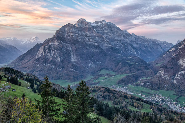 Kanton Glarus,Gärnisch,Glarnerland,Glarus,Abenddämmerung,Abenrot,Landschaftsfoto Glarnerland,