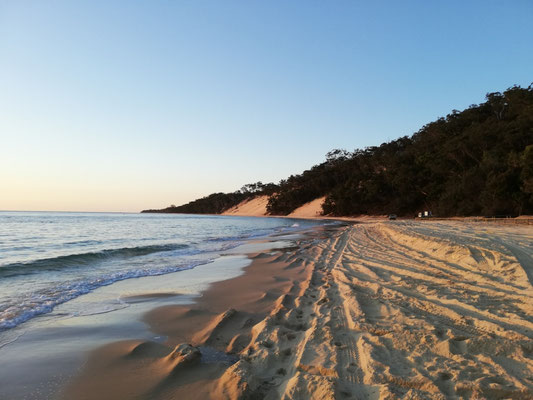 Plage sur laquelle on campe