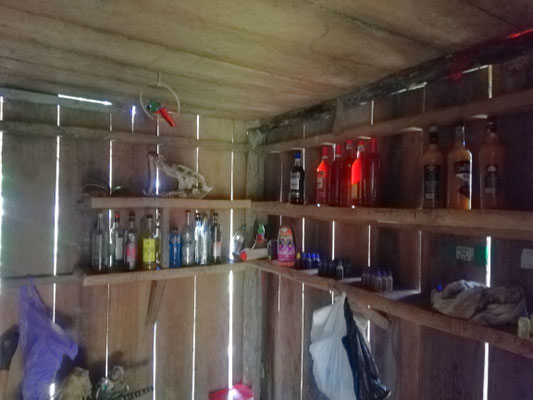 La boutique du peuple qui fabrique son propre alcool
