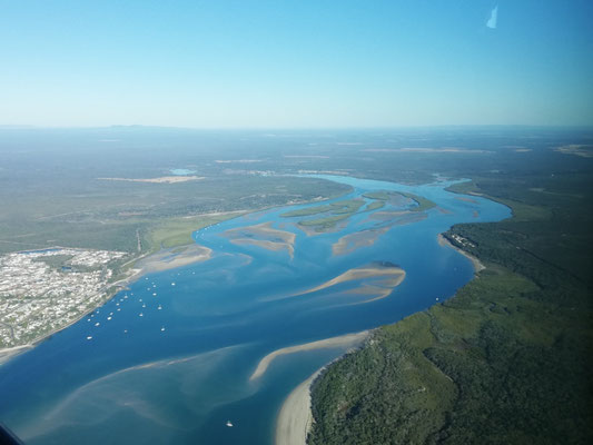 En survolant Hervey Bay