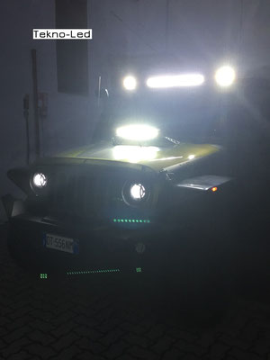 JEEP Wrangler JK monta una Barra LED mod. CR10x10 - COMBI