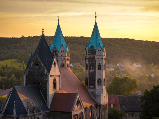 Marienkirche in Freyburg am Abend