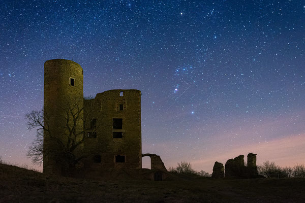 Burg Arnstein im Harz unter Sternen