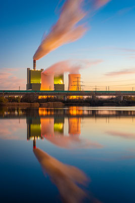 DOW in Schkopau am Abend