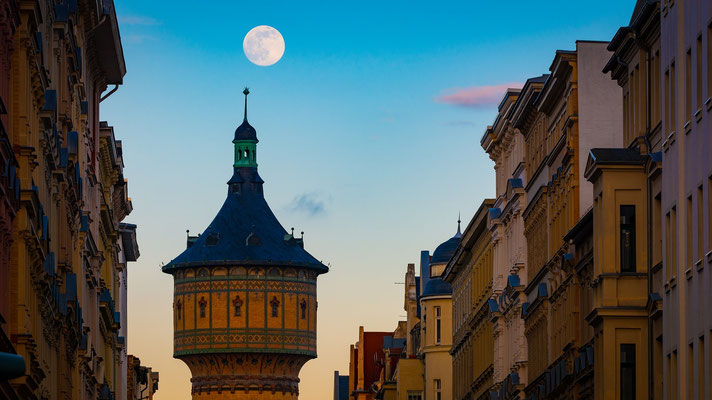 Wasserturm Nord und Vollmond