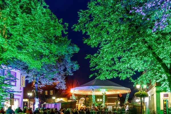 Abendstimmung im Weindorf auf dem Meller Herbstfest