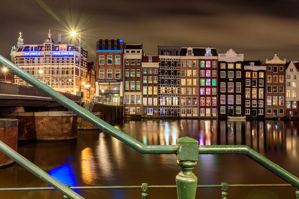 Amsterdam - Tanzende Häuser am Damrak