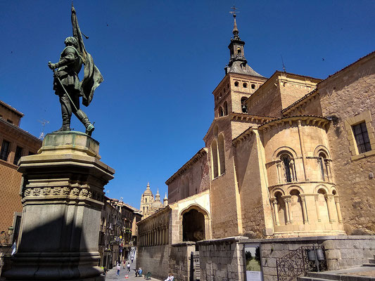 3. Medina del Campo square and church of San Martín