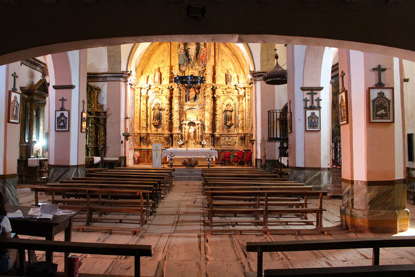 Sepulturas en el suelo de la iglesia