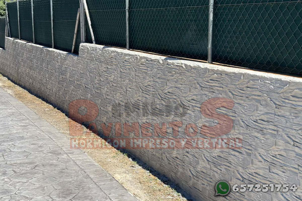 Hormigon-Impreso-vertical-gris-con-manchas-crema