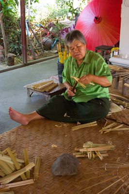 Lemort Bernard - fabrication d'ombrelles, Thailande