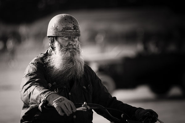 Hardouin : un homme à moto