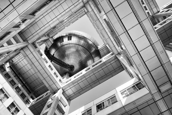 Luc Hélie - église, La Défense, urbain