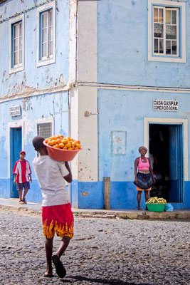 Cyril Duchamp - livraison d'oranges à Mindelo (Cap Vert)