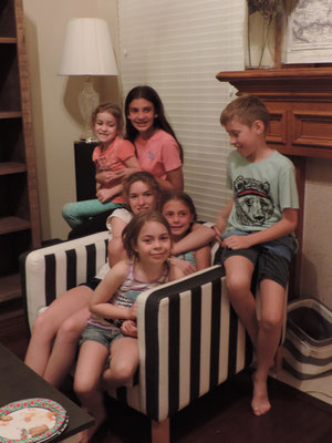 Cousins saying goodbye