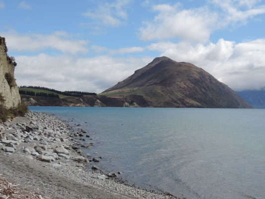 Lake Coleridge Intake - view to Peak Hill. Looks like it's worth a climb