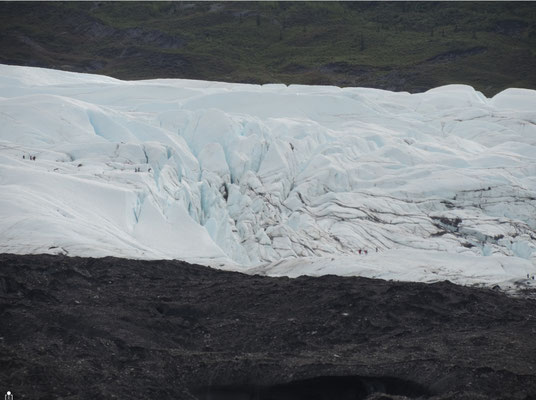The Glacier from the highway. Note the walkers on top