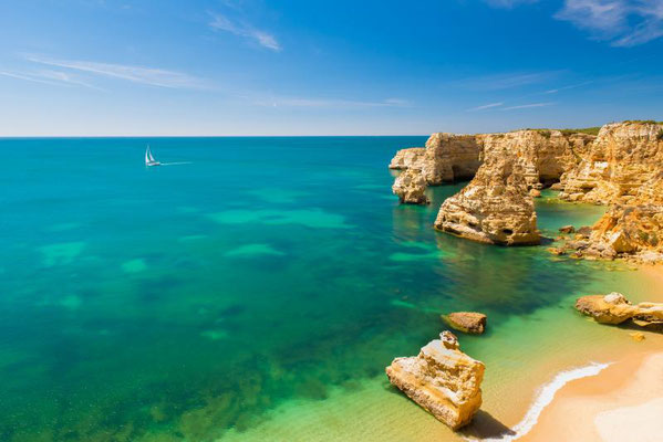 Praia da Marinha – der Fels in der Brandung