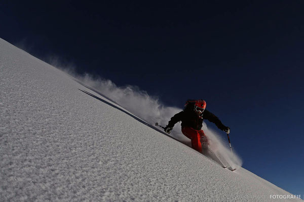 Gudauri: Abfahrt vom Mount Kubedi (Aufstieg vom Ende der Bergstation ca 100Hm)