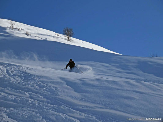 Gudauri: Abfahrt von der Skitour zum Kloster Lomisi