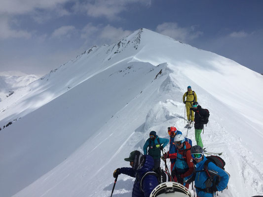 Gudauri: Am Gipfelgrat des Mount Bidara