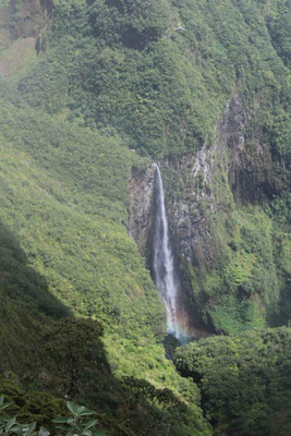  LE TROU DE FER ET SA CASCADE