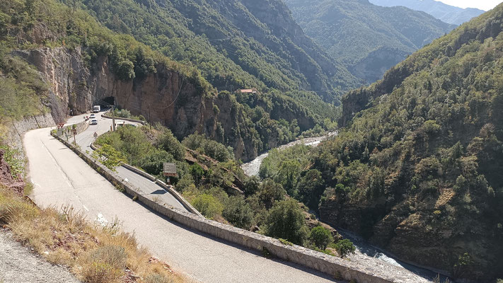  la route que nous avons empruntée La Fraissinede près de Rimplas dans les Alpes Maritime
