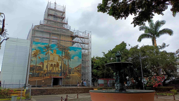 LA CATHEDRALE DE SAINT DENIS EN PLEINE RESTAURATION