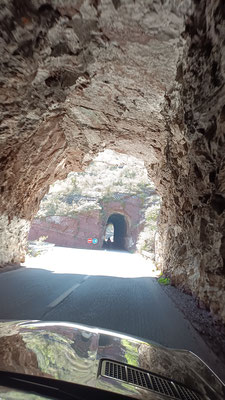 une succession de tunnels près de Guillaumes dans les Alpes Maritime