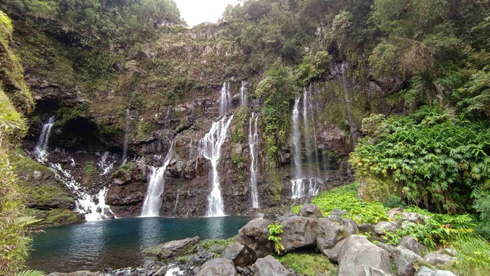 CASCADE DE GRAND GALET SUR LA RIVIERE LANGEVIN DEPUIS LE BELVEDERE