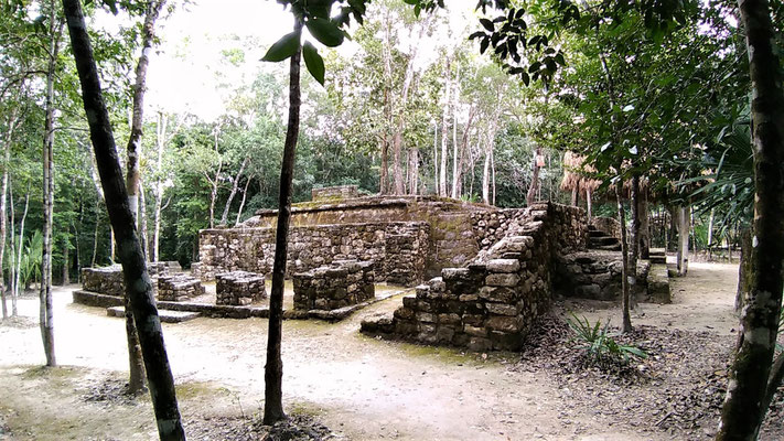 GROUPE MACANXOC AU SITE DE COBA YUCATAN