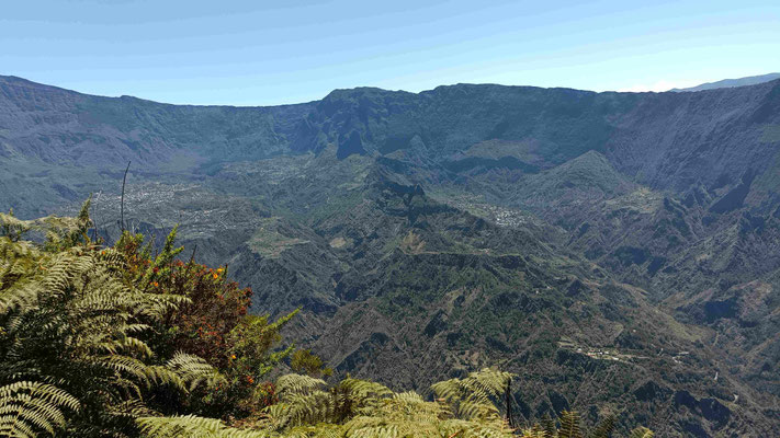 LE CIRQUE DE CILAOS DEPUIS LA RANDO DE LA FENETRE DES MAKES