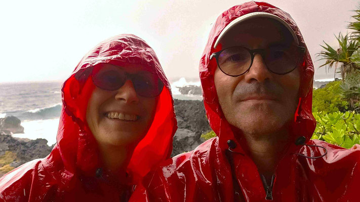 NOUS SOMMES TOUT MOUILLES SUR LE SENTIER DE CAP JAUNE PRES DE VINCENDO
