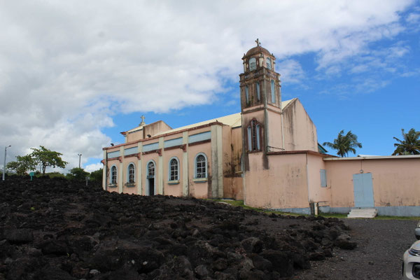 NOTRE DAME DES LAVES A PITON SAINTE ROSE