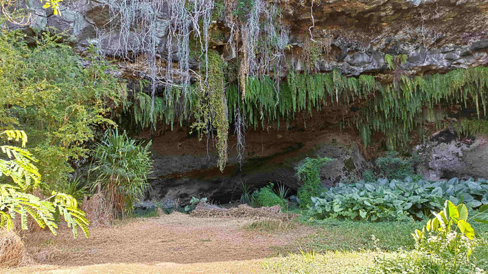 GROTTE DES PREMIERS FRANCAIS A SAINT PAUL