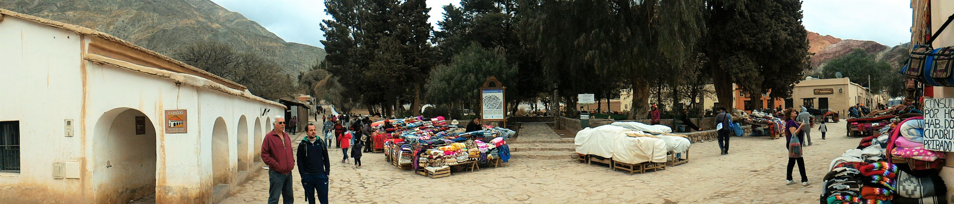 PANORAMIQUE MARCHE VILLAGE PURMAMARCA SUR ROUTE NORD SALTA ARGENTINE