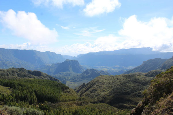 VUE SUR SALAZIE AVANT LE COL DES BOEUFS