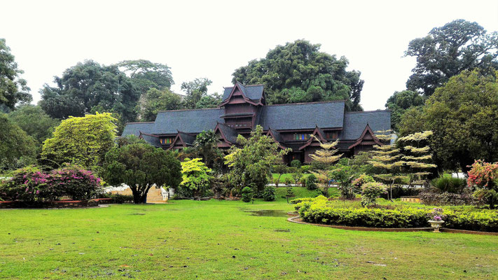  LE PARC ET LE PALAIS DU SULTAN A MELACCA MALAISIE LE PARC ET LE PALAIS DU SULTAN A MELACCA MALAISIE