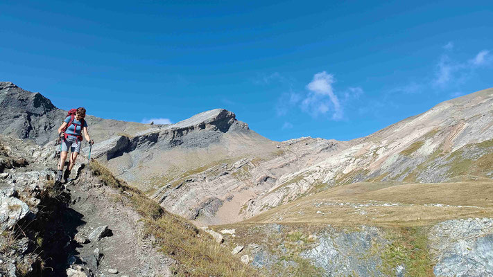 LE COL DES FOURS 2665 M VUE DE LA DESCENTE