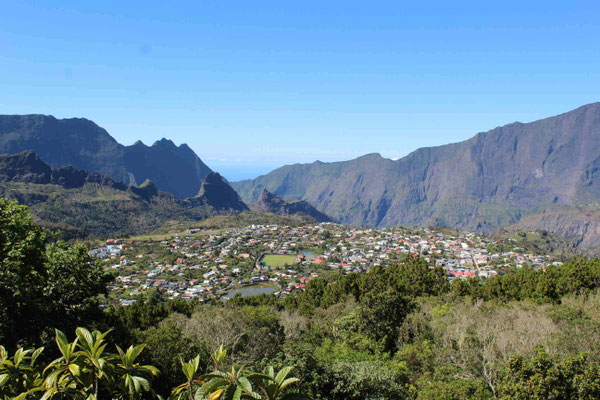CILAOS DEPUIS LE BELVEDERE DE LA ROCHE MERVEILLEUSE