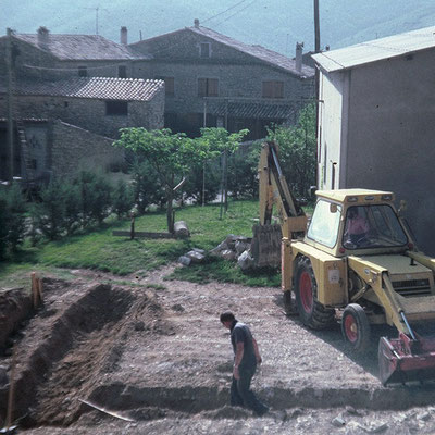 1981 - Erarbeiten für den Weinkeller, neben dem Schuppen