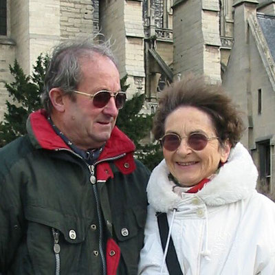 2003 - Françoise GAGEY et Alphonse ROBERT devant Notre-Dame-de-Paris