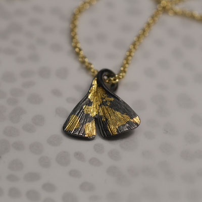 Ginkgoblatt in Silber mit Gold