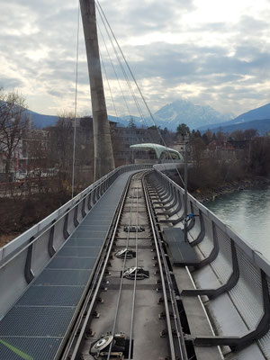 Auf der Innbrücke