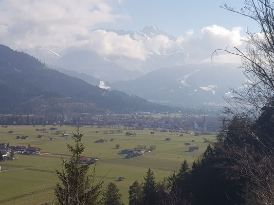 Die Dreitorspitzen schauen aus den Wolken