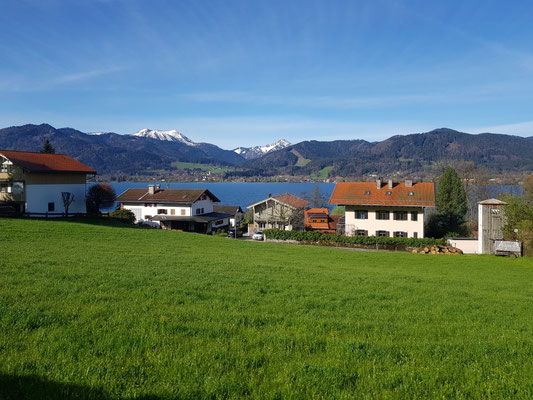Blick aus der BOB über den Tegernsee
