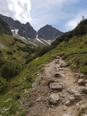 Rückblick aufs Gaisalphorn vom Abstieg zum Unteren Gaisalpsee