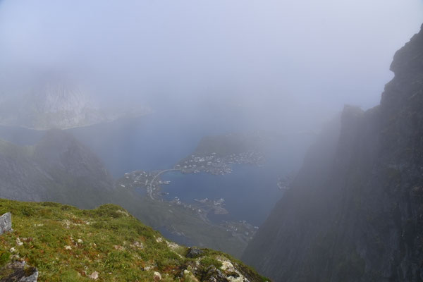Reine hinter Wolken