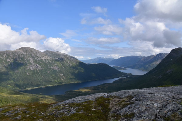 Blick bis zum Fjord